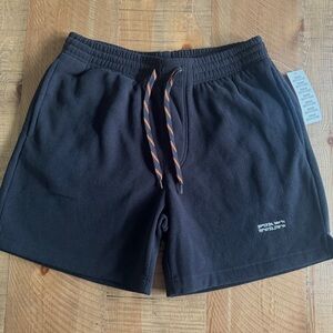 Urban Outfitters Men’s Fleece Shorts - Black (Medium)